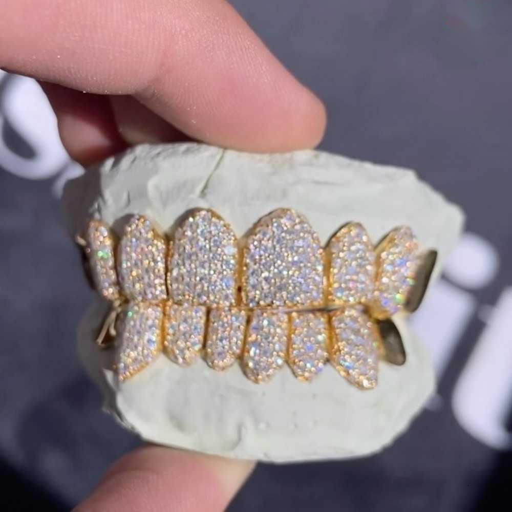 Iced Out Hip Hop Grillz Diamond Teeth Rappers 8 Top 8 Bottom Gold Plated 925 Sterling Sliver Vvs Moissanite Grillz