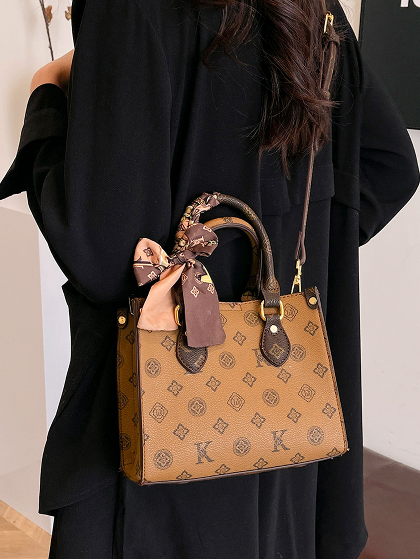 design bag 2025 Retro textured printed shoulder bag for women fashionable commuter ladies' crossbody bag