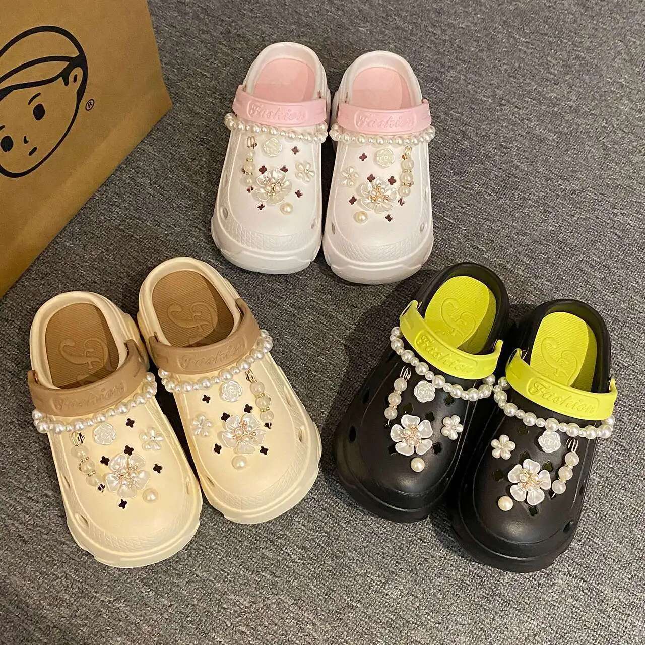 2025 Summer New Pearl Chain Thick Bottom Women's Thick Bottom Designer Fashion Beach Sandals Women's Anti Slip Wooden Clogs Garden Shoes