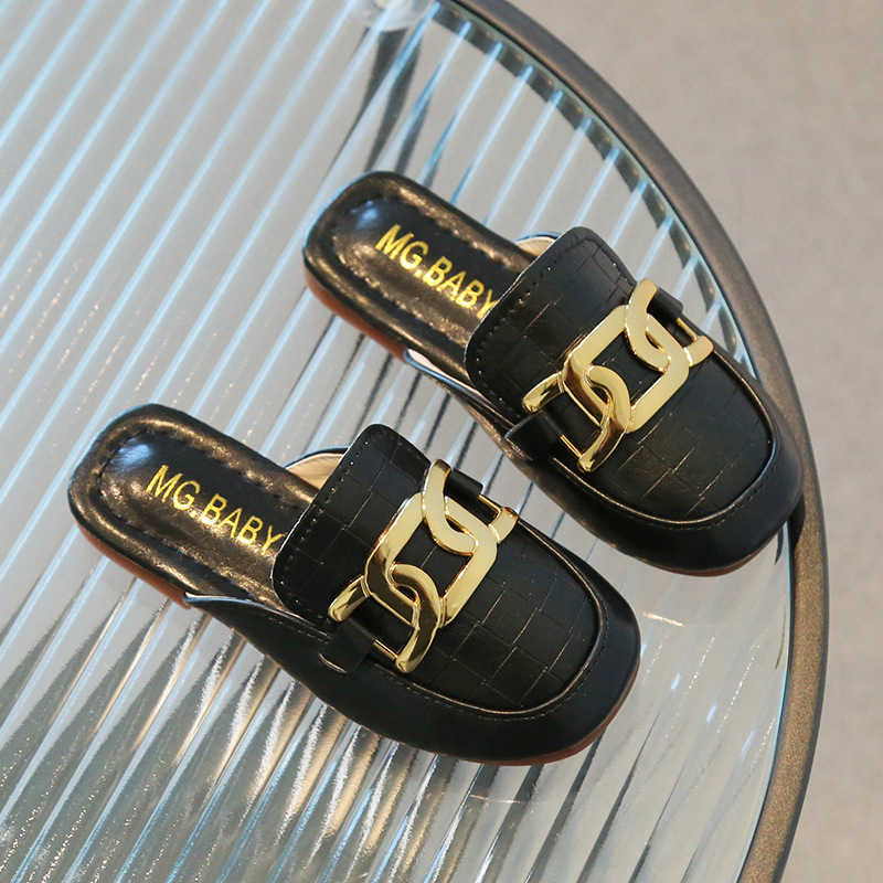 Slipper Childrens sandals for spring and summer 2024 new style for girls wearing flat bottomed toe half slippers without heels casual lazy shoes trend