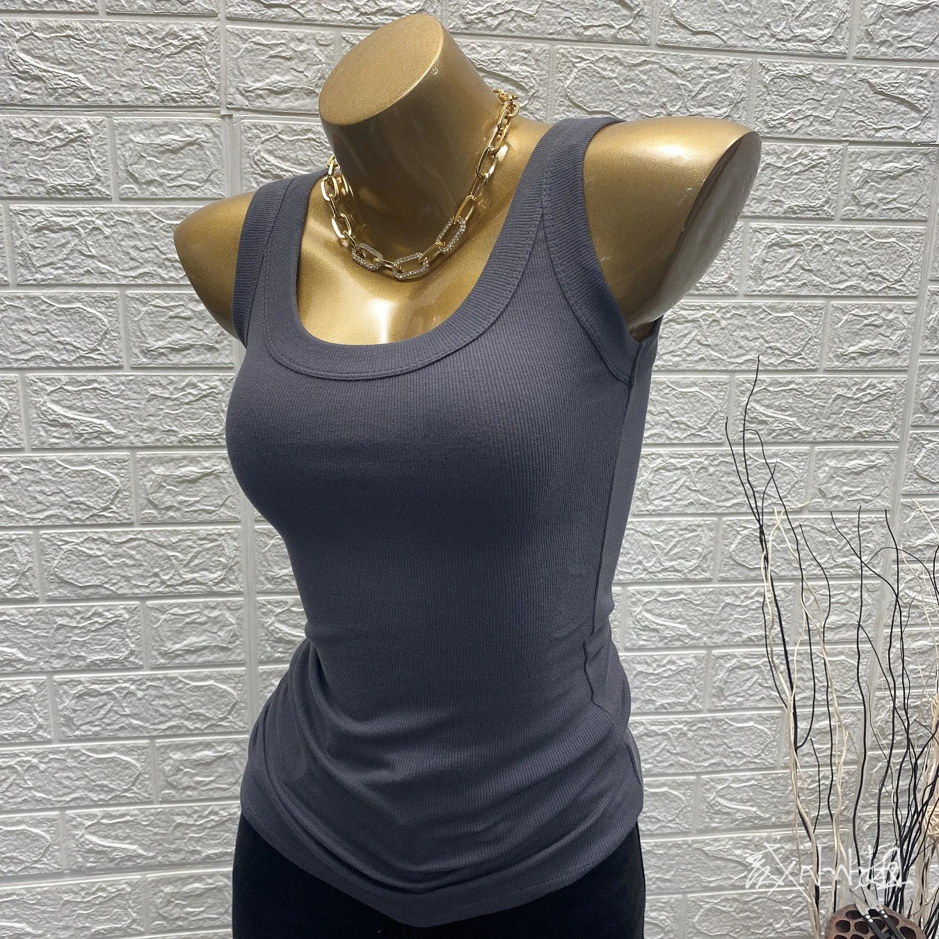 Womens sleeveless summer top womens Cotton casual Tshirt ONECK vest solid clothing 250326