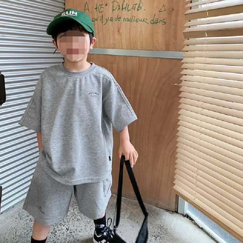 Summer casual boy cotton loose letter T-shirt top+shorts set school childrens track and field clothes 2-piece set clothing set for 2-14 yearsT250327