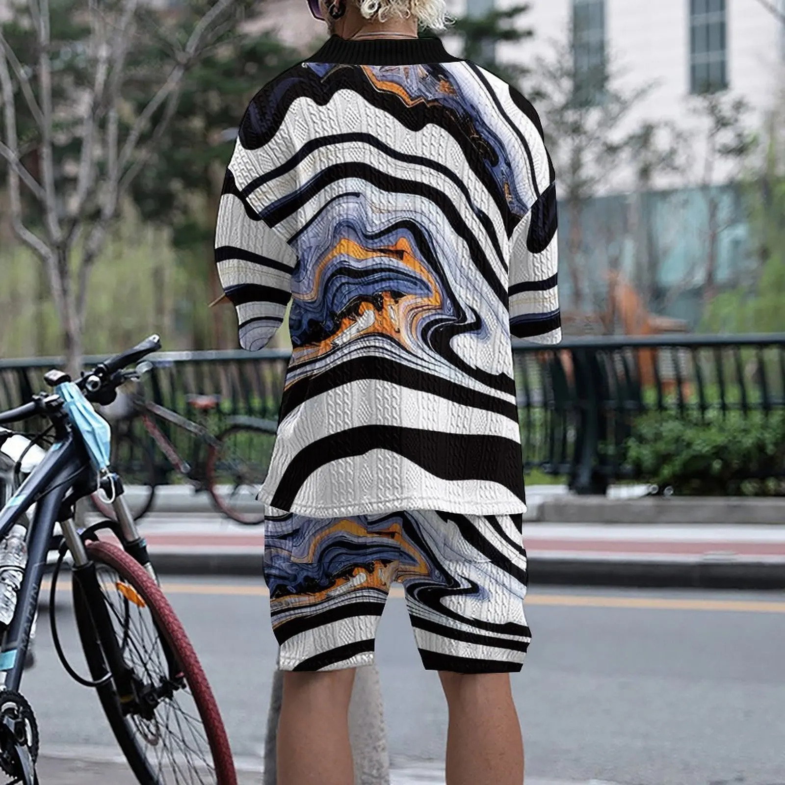2024 summer mens loose casual sportswear highquality jacquard Vneck short sleeved twopiece clothing y250326
