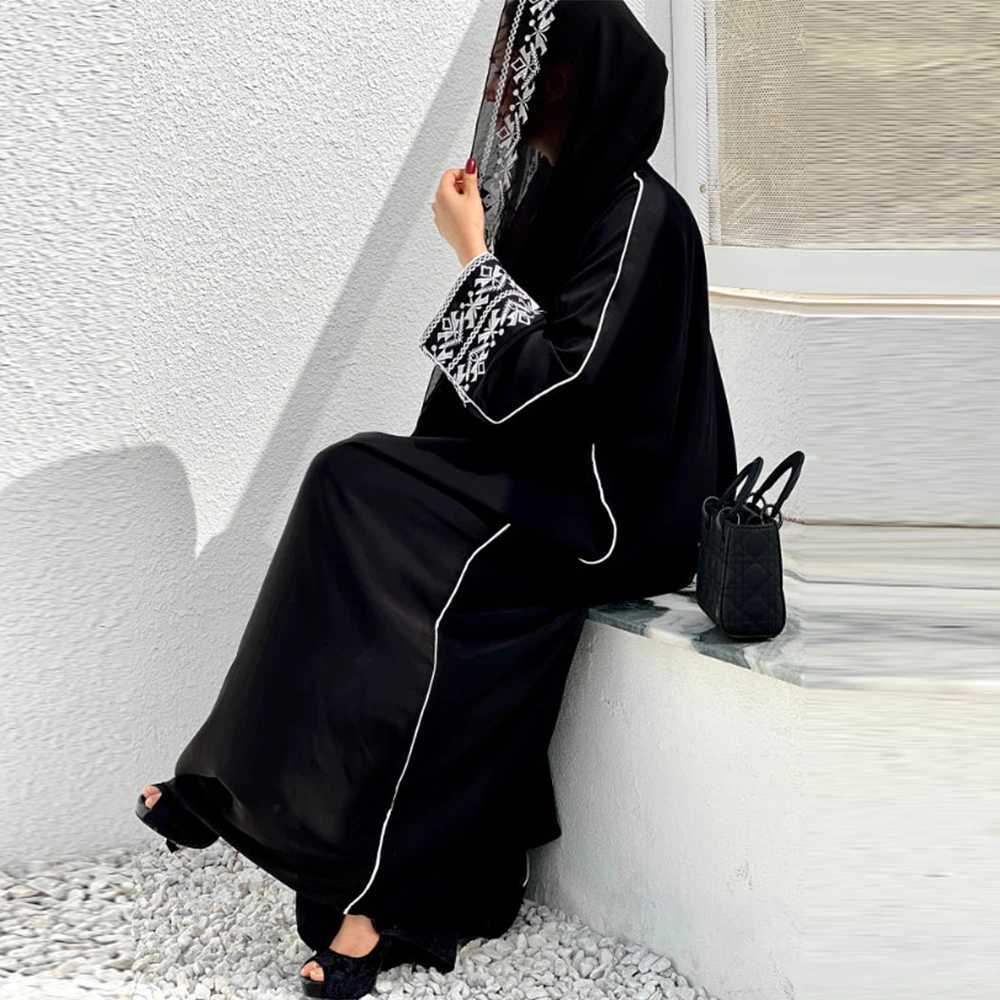 Fashion Classic Embroidered Abaya Hijab Dress Kimono Coat Outwear Women Long Slve Loose Arabic Muslim Dubai Moroccan Caftan X2505141