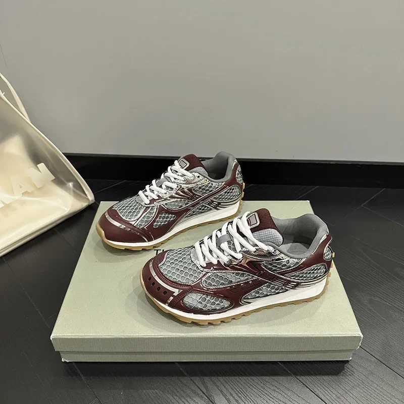 Womens luxury flat sneakers patchwork leather shoes optical sole air mesh running and walking couples wear fall 2024C250327