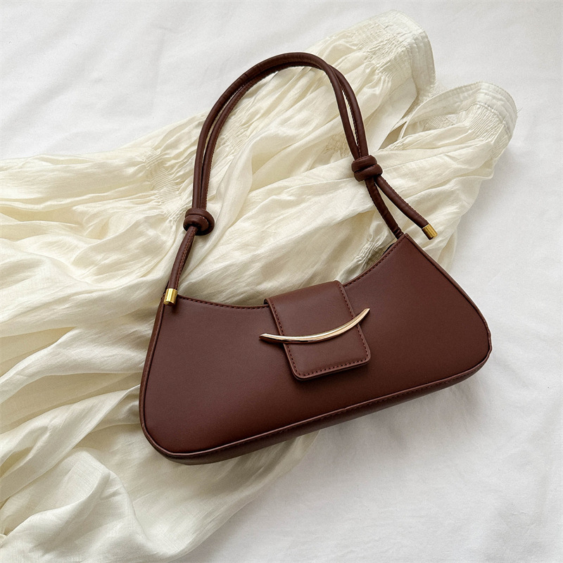 New women's bag fashion trend underarm bag niche design shoulder bag fashion foreign crossbody bag 2025s hot