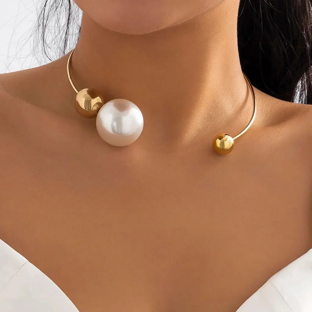 Elegant Gothic white pearl necklace womens pendant Kravik chain wedding jewelry item 250325