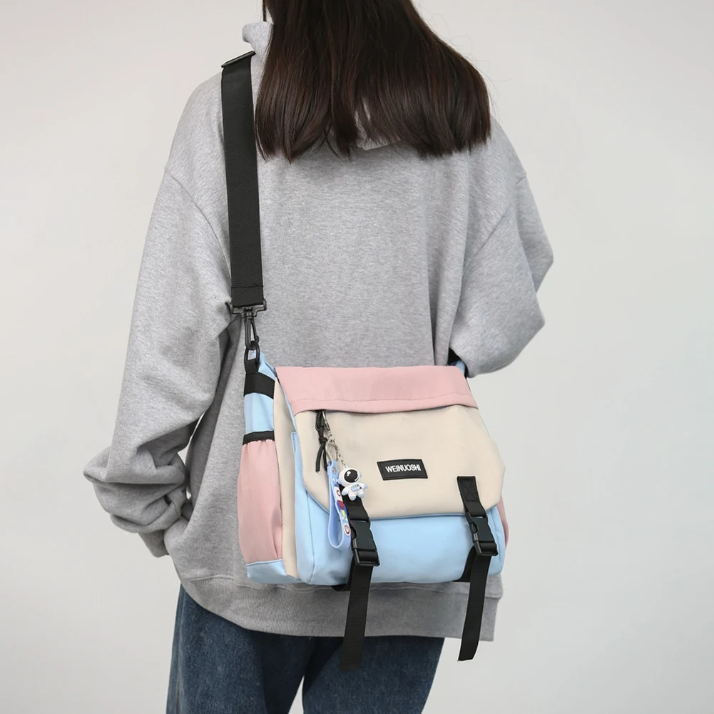 Home>Products>Student Messenger Bags>Large Capacity Flip Flat Bags>Contrast Color Casual Sling Bags 250326