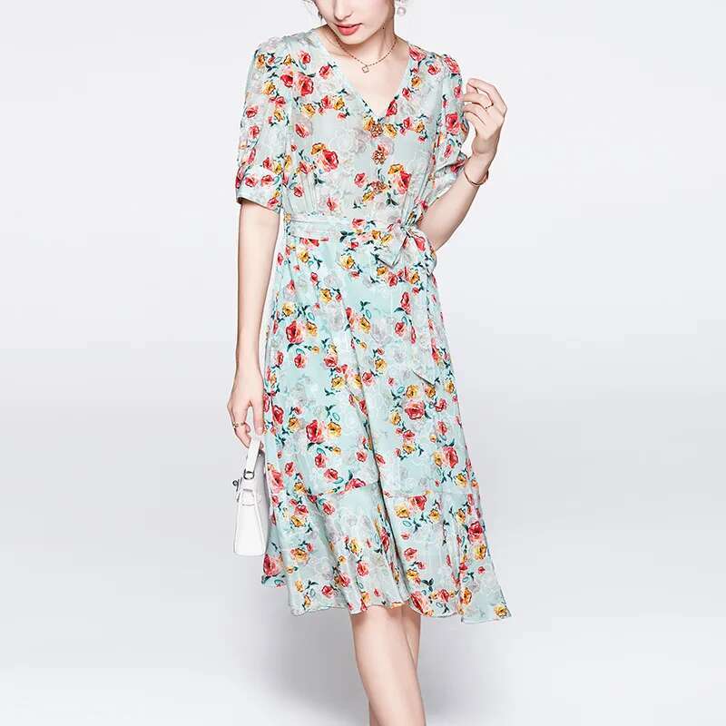 Dongdumaoyi Bloemenjurk Franse Stijl Nieuwe Zomer Mode V Elegante Taille Knipperende High End Moerbei Zijden Jurk C