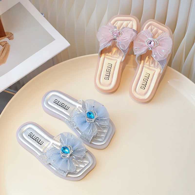 Slipper 2024 Summer Childrens Sandals Bow Flat Open Toe Childrens Slide Non slip Flip Cover Girls Sandals Cute Princess Beach Slide S25326