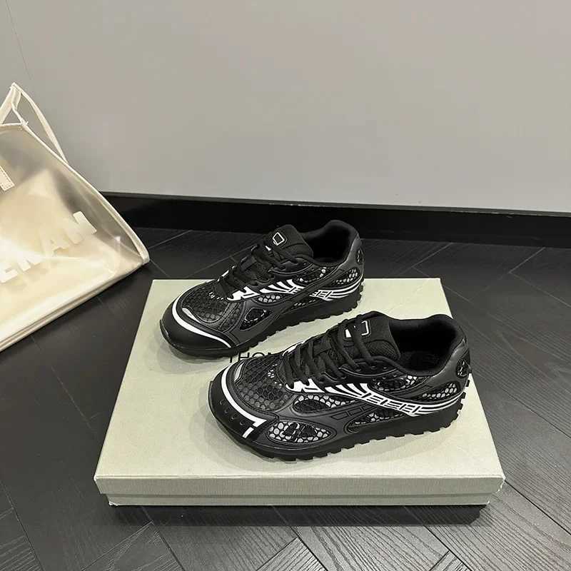 Womens luxury flat sneakers patchwork leather shoes optical sole air mesh running and walking couples wear fall 2024C250327