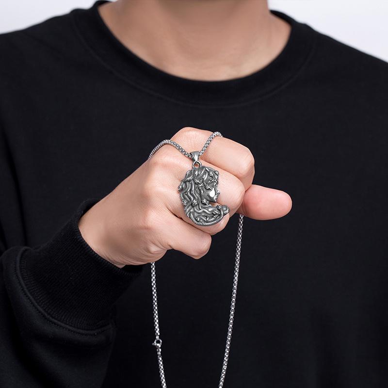 Medusa-Inspired Serpentine Chain Necklace Elegant 60cm Punk Fashion Jewelry