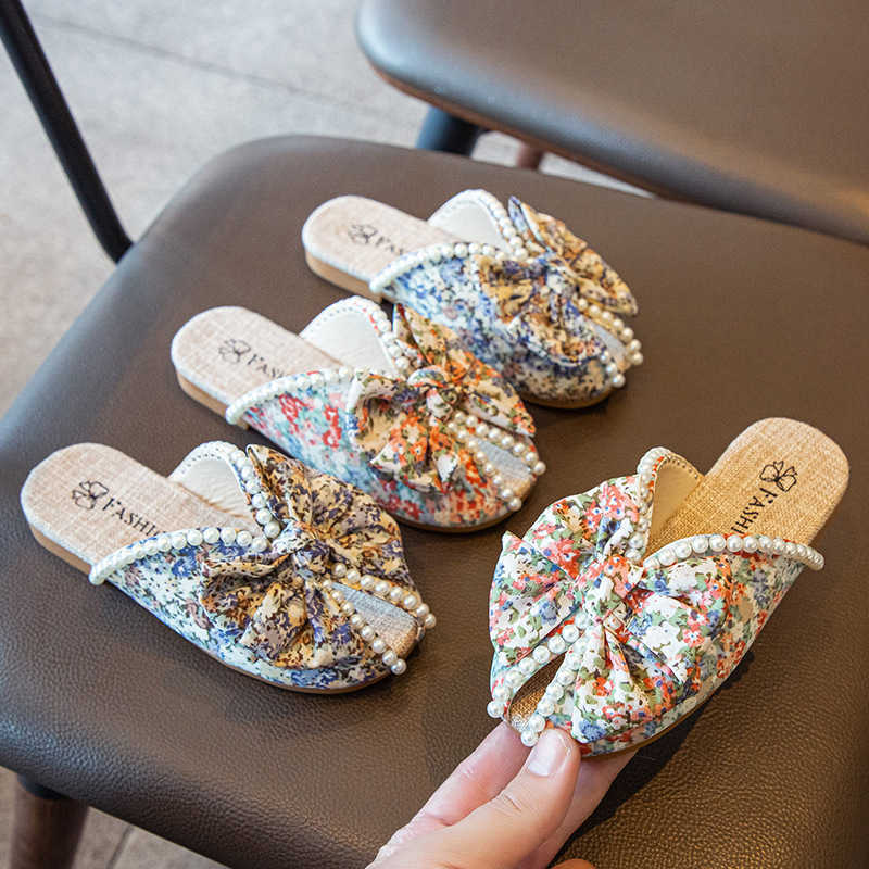 Slipper Girls bow slippers 2025 summer new pearl soft sole cow tendon sole fish mouth princess shoes floral toe slippers S25326