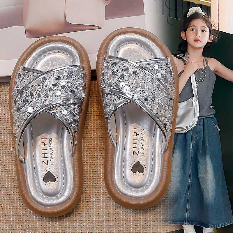 Slipper Summer 2024 new girls non slip beach shoes versatile cool slippers for adults non slip soft soled slippers princess shoes S25326