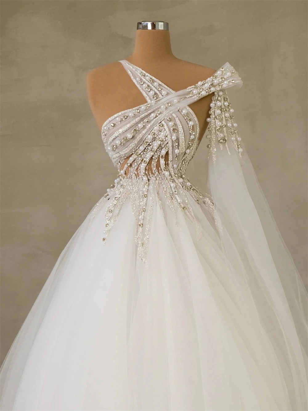Illusion Evening Dresses One Shoulder Sleeveless Bow Gown Beaded Pearls Crystal Tulle Sweep Train Dress Party Customized Dress