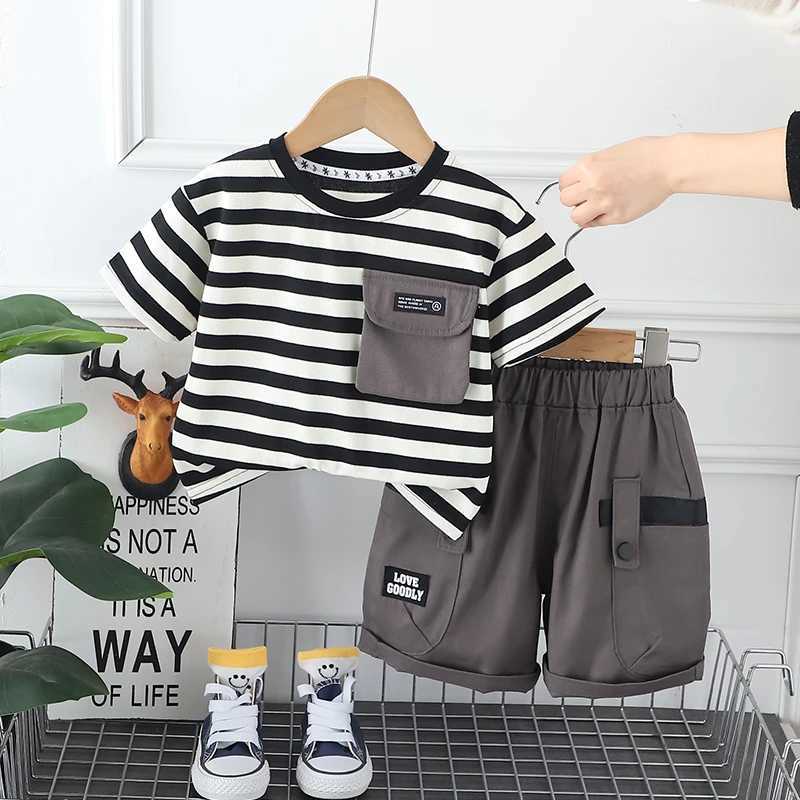 New Baby Boys Clothing Set Summer Childrens Fashion Striped T-shirt Shorts 2 pieces/set Childrens Casual Clothing Childrens Track and Field ClothingT2