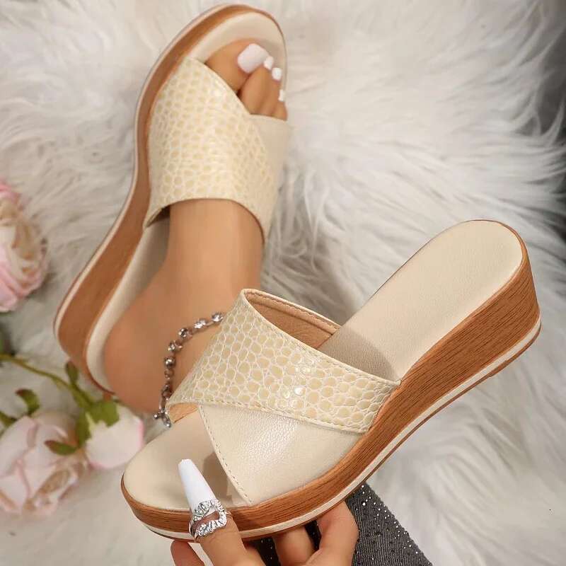 2025 Summer New Ma Po Heel Women's Thick Bottom Designer Fashion Sandals Summer New Women's Slope Heel Leather Casual Sandals Women's S