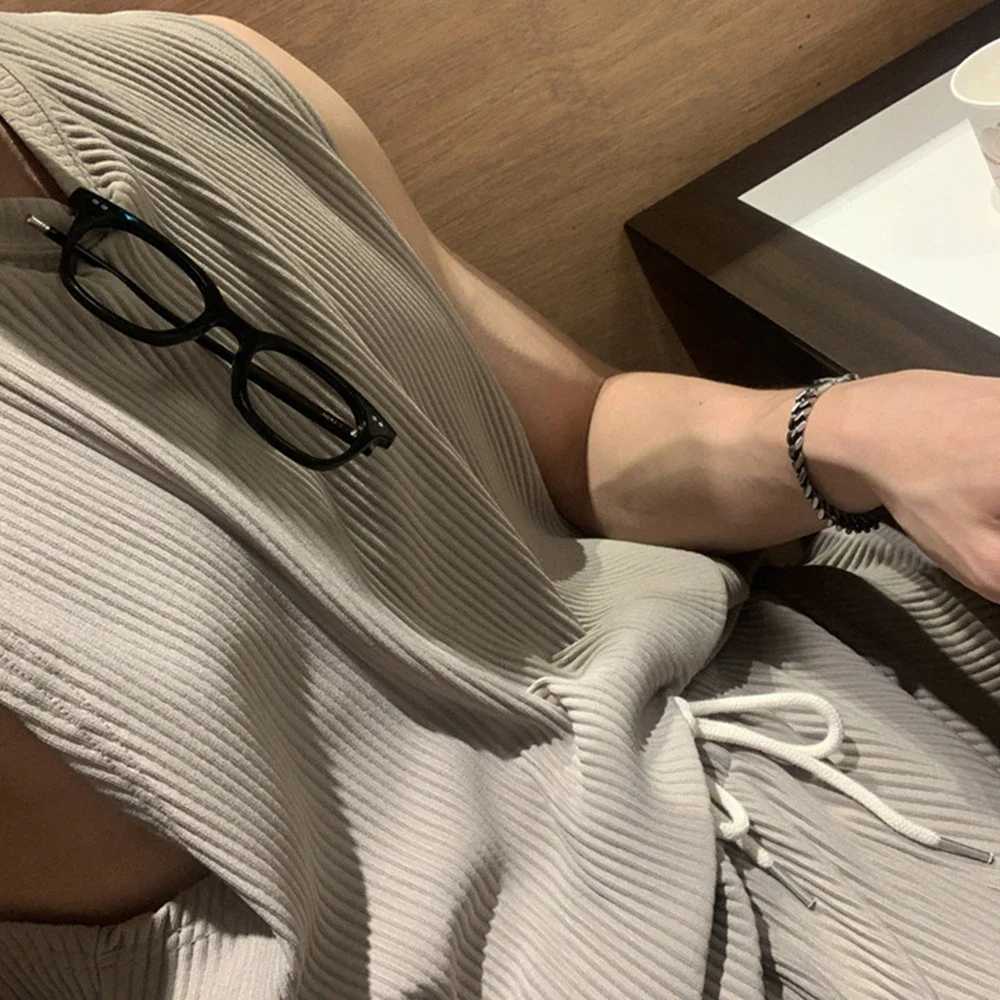 New summer clothing mens casual vest set luxury Korean streetwear O-neck solid dress vest and mens 2-piece setXJ250326