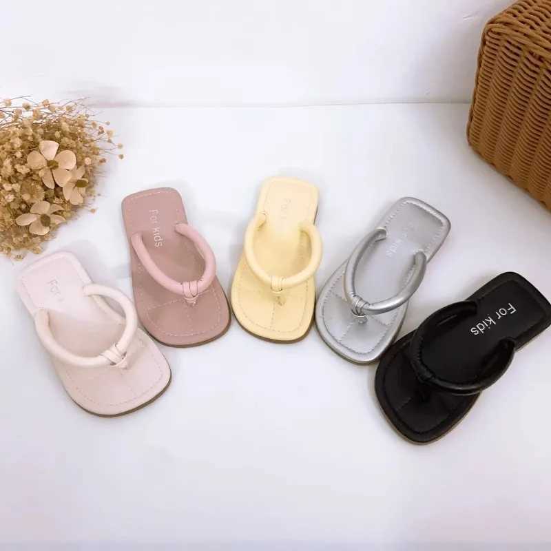Slipper Summer comfortable beach childrens flip cover lightweight soft bottom flat slide fashionable for girls silver toe clip outdoor slide S25326