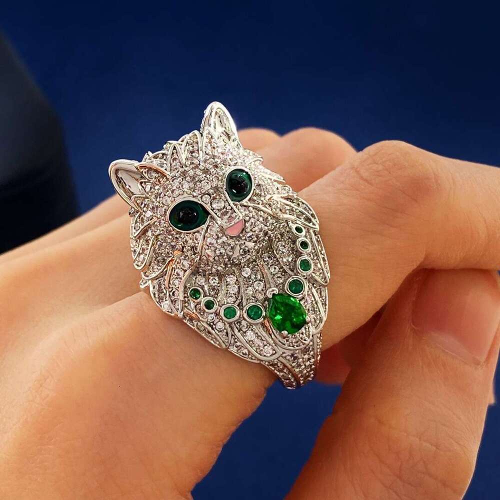New raccoon shaped jewelry ring with sparkling diamond light and dynamic elf green eyes