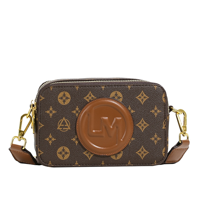 Free shipping 2025 New designer bag Fashion printed letter single shoulder crossbody bag high-grade texture daily match for women