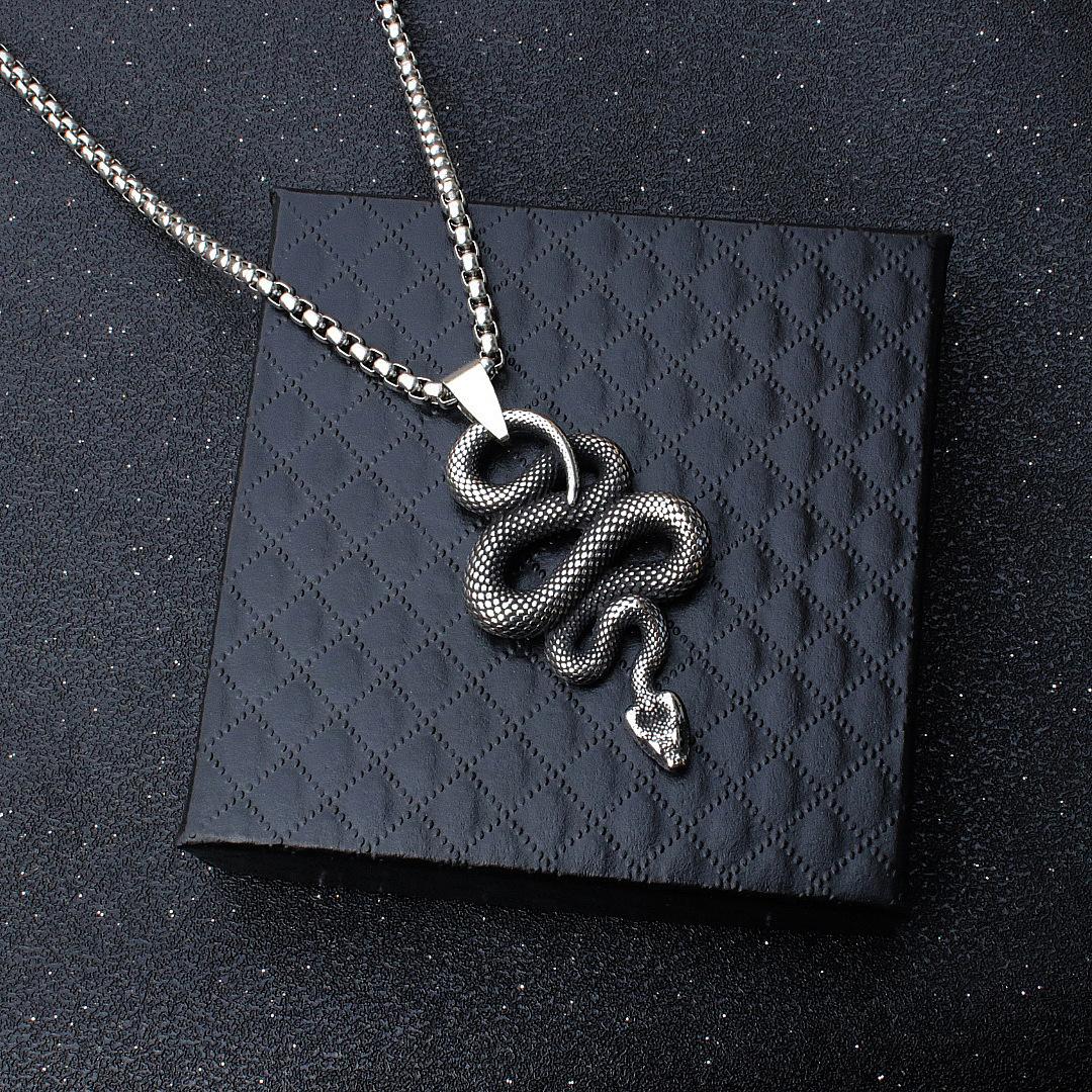 60cm Hip hop style zodiac snake year pendant necklace with fierce eyes and snake king design