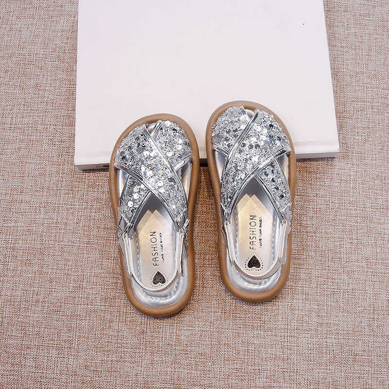 Slipper Childrens Fashion Glitter Cold Slippers 2025 Korean Edition Summer New Style Wear One Line Casual Versatile Slippers Trendy S25326