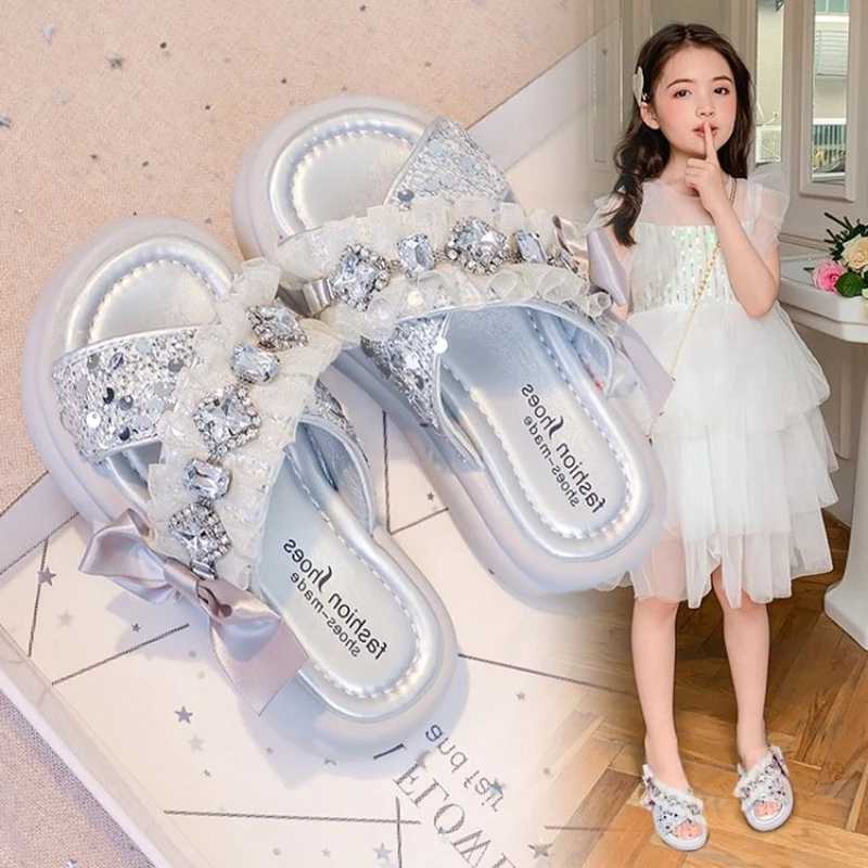 Slipper Girl Princess Sandals 2024 Summer New Baby Flash Rhine Stone Bow Shoes Fashion Anti slip Flat Childrens Sandals S25326