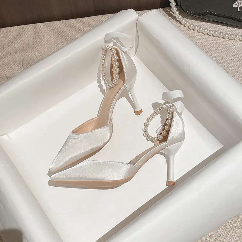 2025 New Wedding Women Brand Design String Bead Pearls High Heels Ladies Sexy Elegant Pointed Toe White Black Pumps