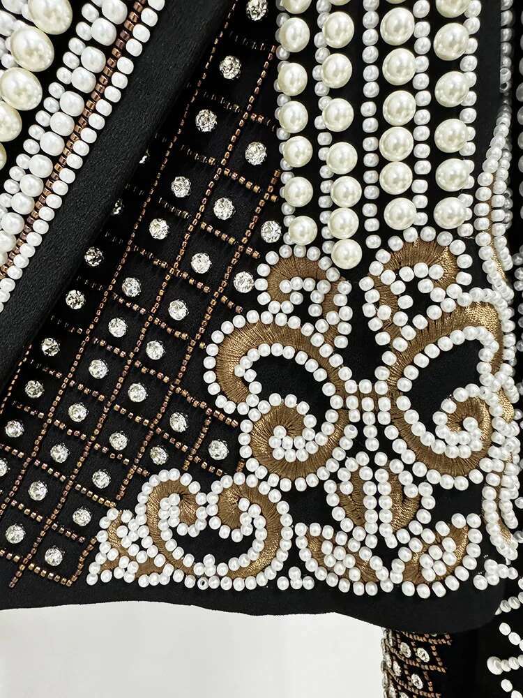 HIGH STREET Newest 2025 Stylish Designer Fashion Women's urious Dias Pearls Embroidered Beaded Cropped Veet Jacket