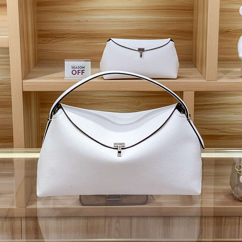 Small high-end T-shaped buckle with large capacity single shoulder crossbody versatile commuter handbag, underarm bag, women's 2025 new style, ch