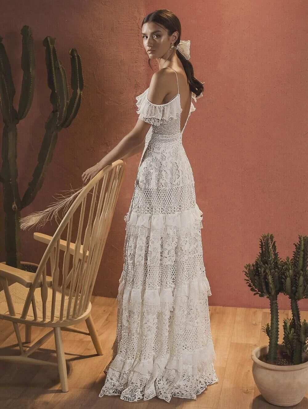 Graceful Bridal Wedding Dresses With Lace Appliques Bridal Gowns Backless Spaghetti Strap Floor-Length Wedding Dresses Plus Size Special Occasion Vest
