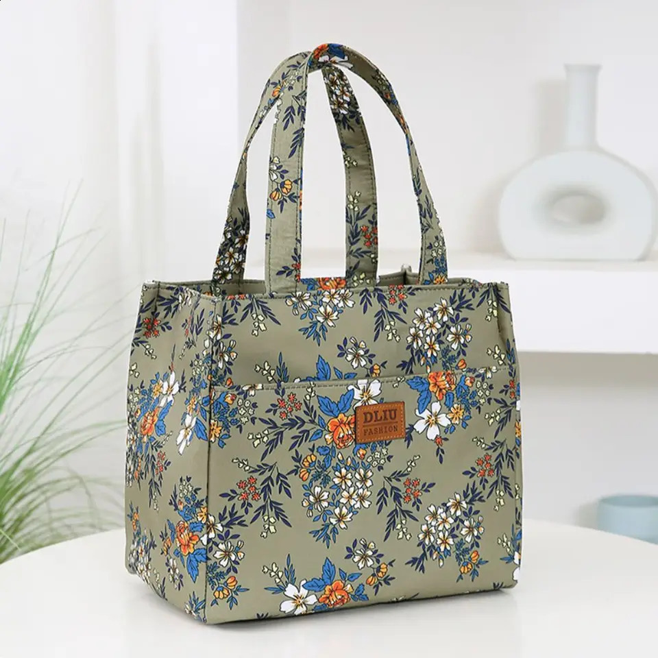 Novice flower printed large capacity waterproof insulated thick lunch bag 250326