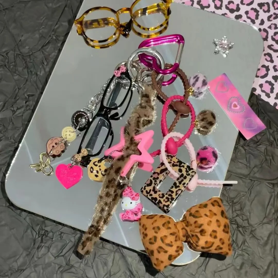 Handmade backpack pendant Sequin pentagram leopard print Hand woven rope keychain250325