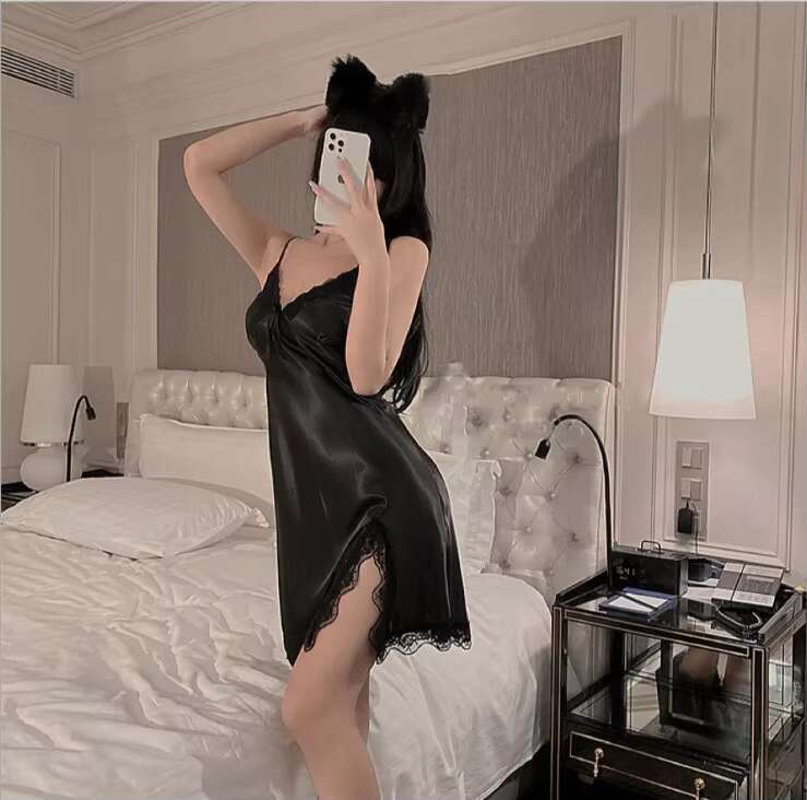 Hot Selg Fashion New Women's Pamas Summer Sexy Lace Sleepwear Solid Color Girls Satin Home Wear Nightdress