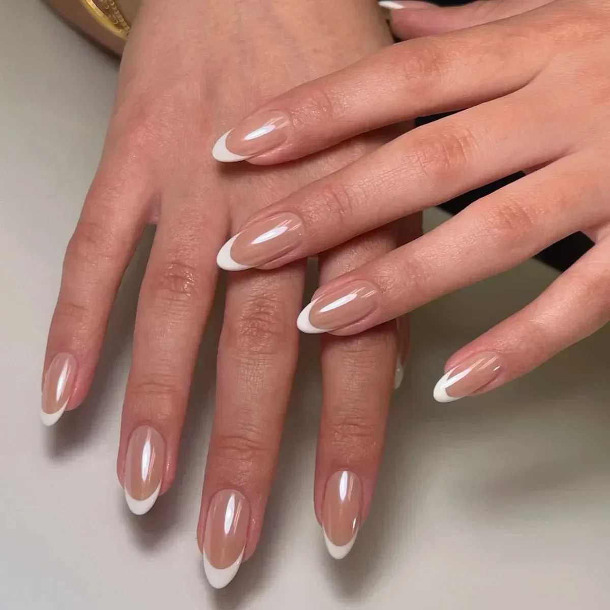 24pcs short pressed nails with almond head full cover silver edge fake nails nude pink luster daily artificial nails for girlsXJ250327