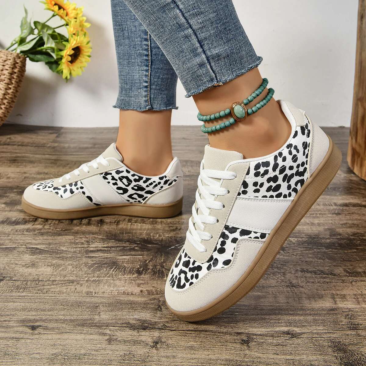 Designer Shoes 2025 New Fashionable Design Classic Leopard Pattern Outdoor Sports Shoes Casual Women's Skateboarding Shoes White Shoes