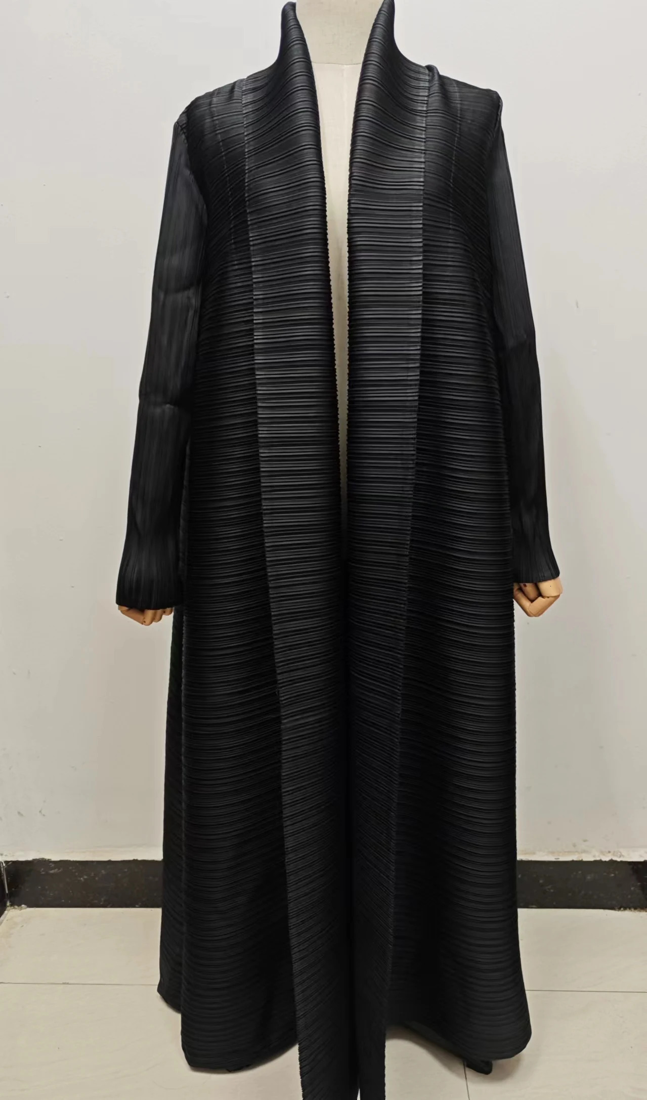 Miyake pleated abaya lapel long sleeves retro printed n enlarged size 250326