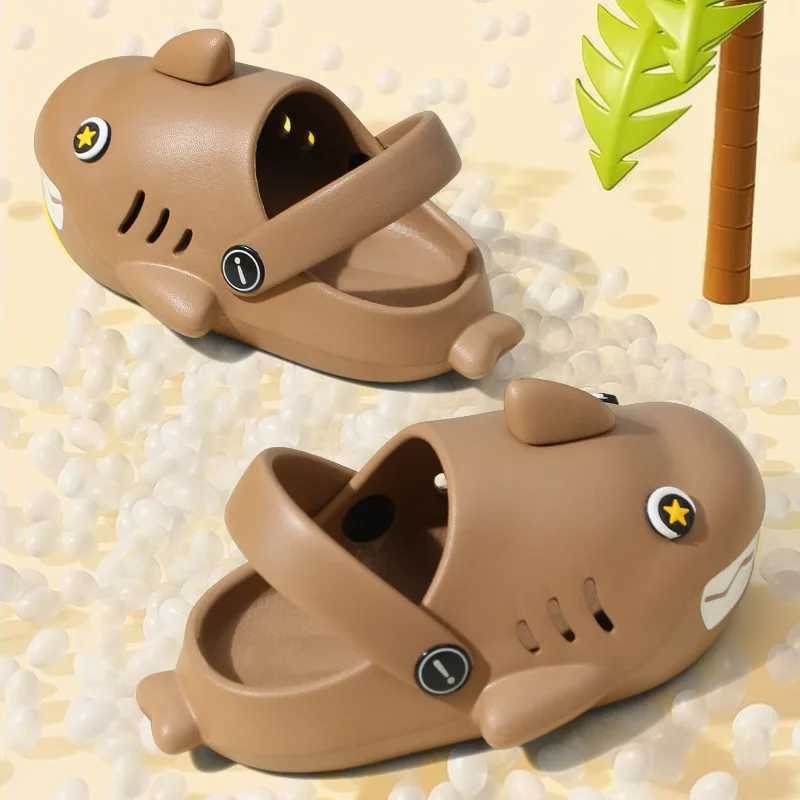 Slipper Childrens slide cartoon shark EVA boys and girls outdoor chloroprene rubber shoes summer waterproof soft sole childrens slide S25326
