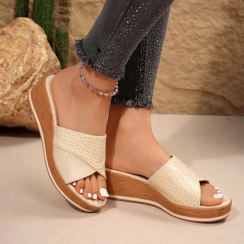 2025 Summer New Ma Po Heel Women's Thick Bottom Designer Fashion Sandals Summer New Women's Slope Heel Leather Casual Sandals Women's S