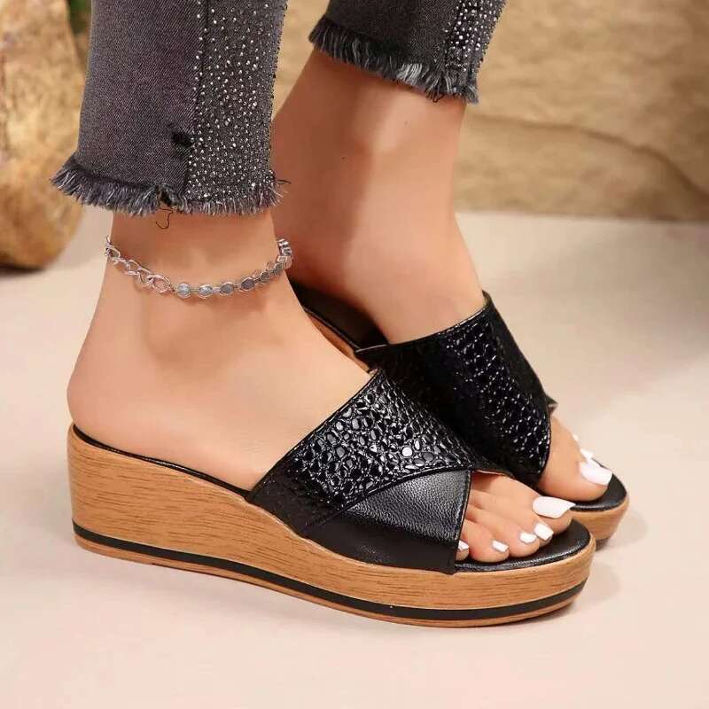 2025 Summer New Ma Po Heel Women's Thick Bottom Designer Fashion Sandals Summer New Women's Slope Heel Leather Casual Sandals Women's S