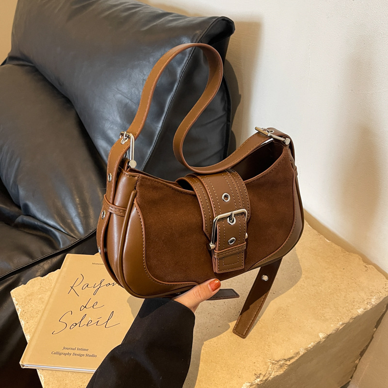 Bag woman retro frosted armpit new hand carrying small square bag all shoulder crossbody bag 2025s hot