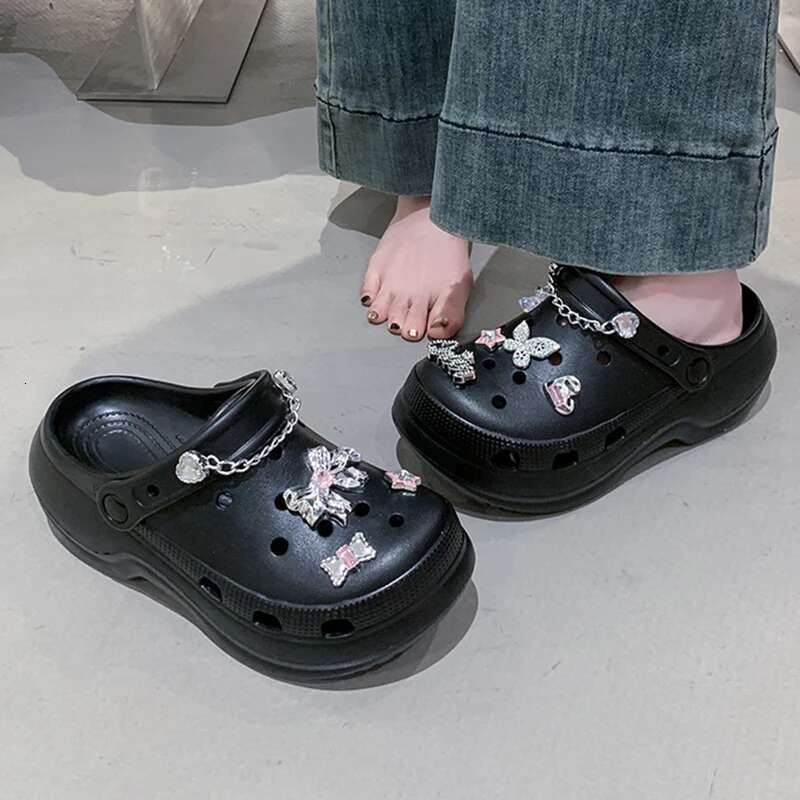 2025 Summer New Anti slip Designer Fashion Garden Shoes for Women, Comfortable Thick Bottom Beach Sandals for Women