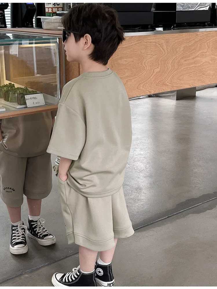Summer teenage boys clothing set childrens O-neck letter T-shirt and shorts set fashionable printing top and bottom 2-piece set clothing track setT250