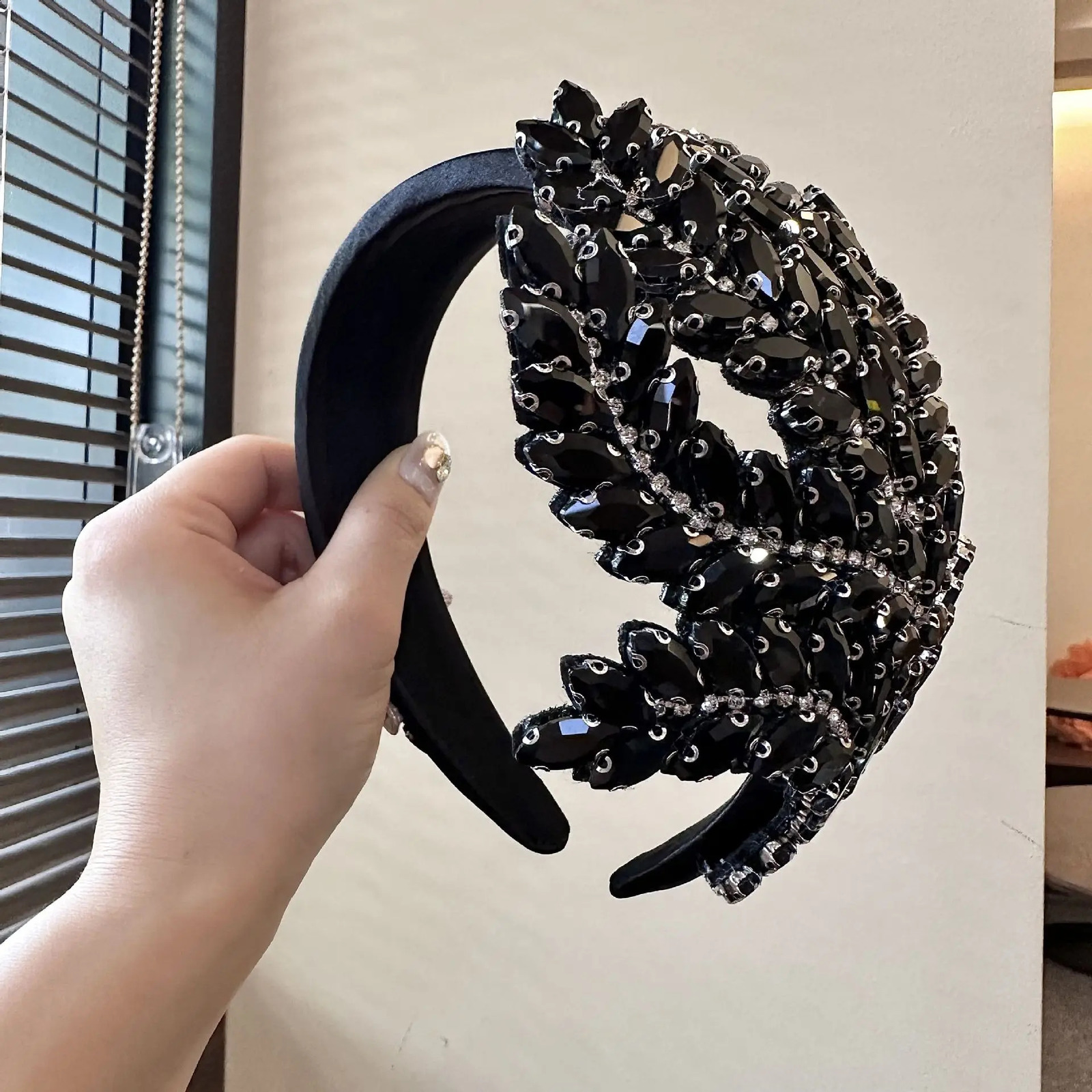Rhinestone Maple Leaf Headband Bling Sparkly Crystal Diamond Hairband Fashion Padded Head Band for Girls Women Hair Accessories 250318