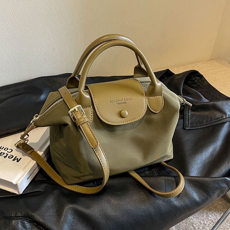 Designer 2025S casual high-end shoulder women new lightweight nylon cloth crossbody work commuting handbag dumpling bag
