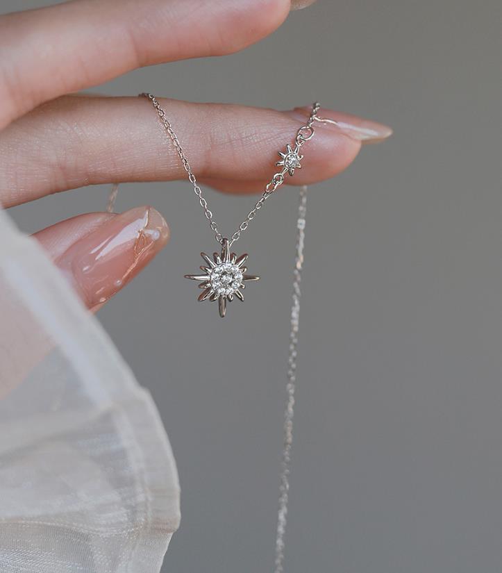 pendant star shaped moon six point buckle chain silver necklace white gold PT950 mark 250317