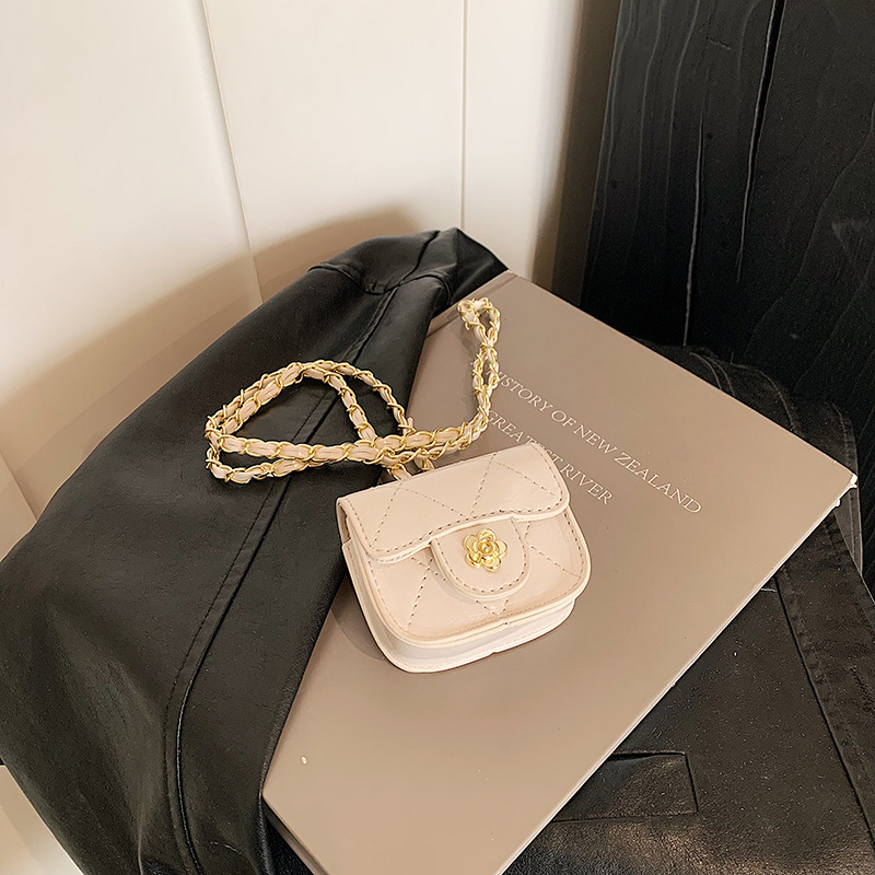 2025 Designer shipping 3 explosive Free cross-body for girls Fashion all match small fragrant style Dia-embroidered thread accessory mini bag