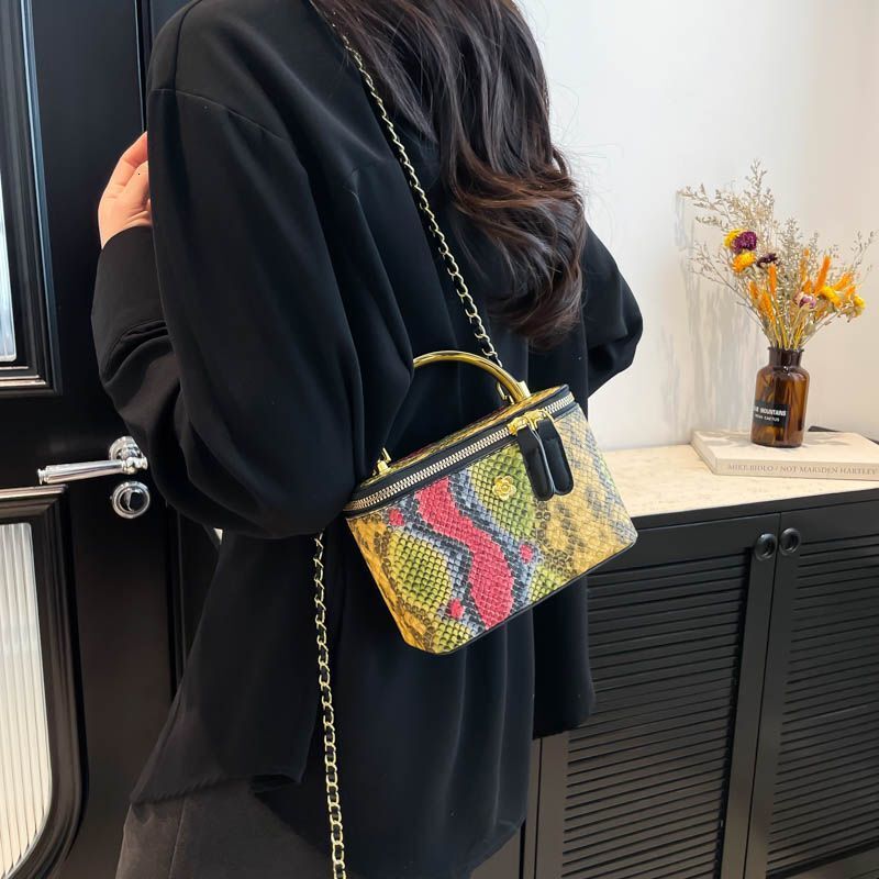 2025 new French women's handbag designer fashionable snake skin pattern single shoulder small box square crossbody bag