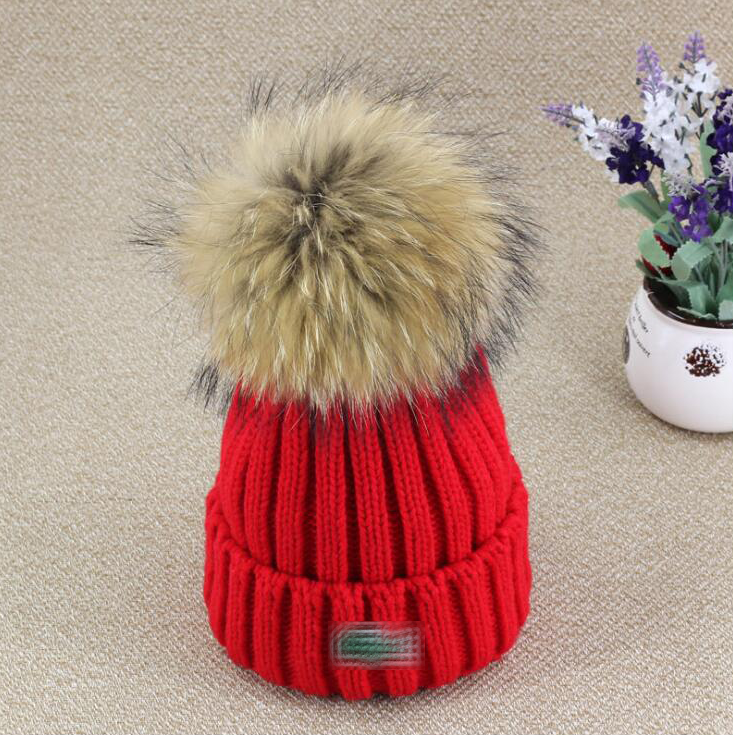 2026 New Designer Hat Kids Cap Big Fur Poms Children Boy Girl Winter Crocodile Hats For Kid Caps Baby Solid Color Knitted Beanies Adult Child Removable Pom Hair